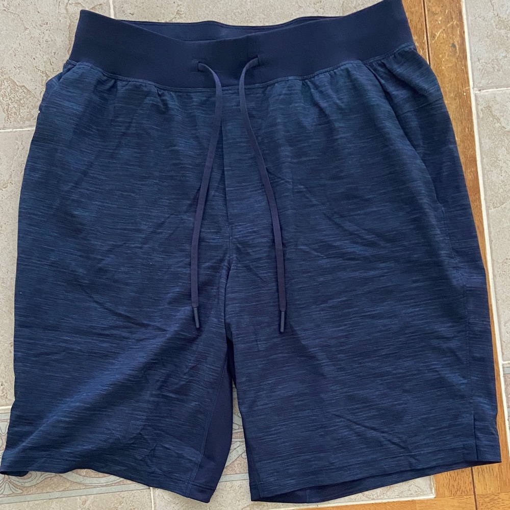 Lululemon Athletica mens Dark Blue Athletic Shorts medium